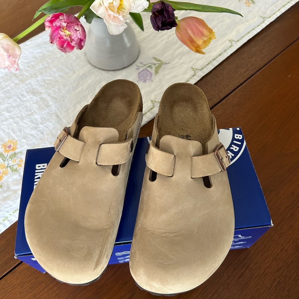 Birkenstock Boston’s women’s size 40 oiled leather tobacco brown color